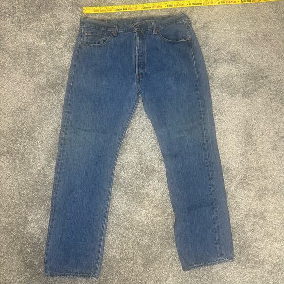 Levi’s 501 Size 38x32 Jeans Men's Button Fly Soft and broken in - Picture 1 of 6